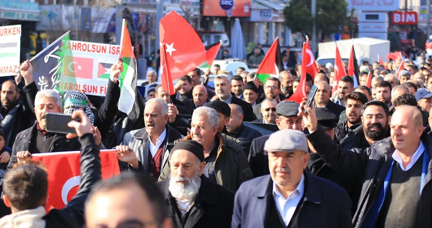 Güroymak'ta siyonist işgal rejimine lanet yürüyüşü yapıldı