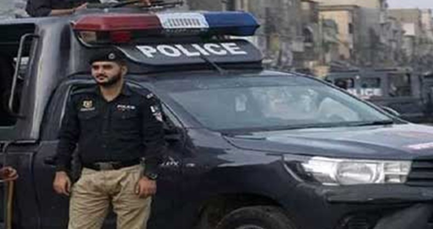 Pakistan'da polise yönelik bombalı saldırı: 6 ölü