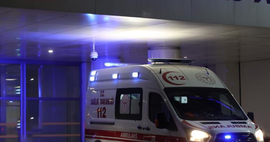 Edirne'de tır ile hafif ticari aracın karıştığı kazada 2 yaralı