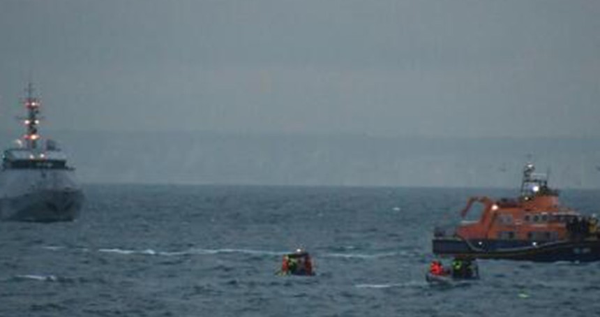 Manş Denizi'nde göçmen teknesi battı: 5 can kaybı 