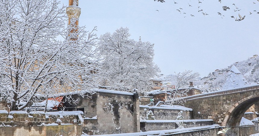 Bitlis'te 213 köy yolu ulaşıma açıldı