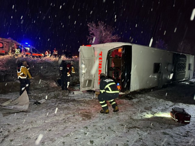 Kastamonu'da yolcu otobüsü tarlaya uçtu: 6 ölü, 33 yaralı