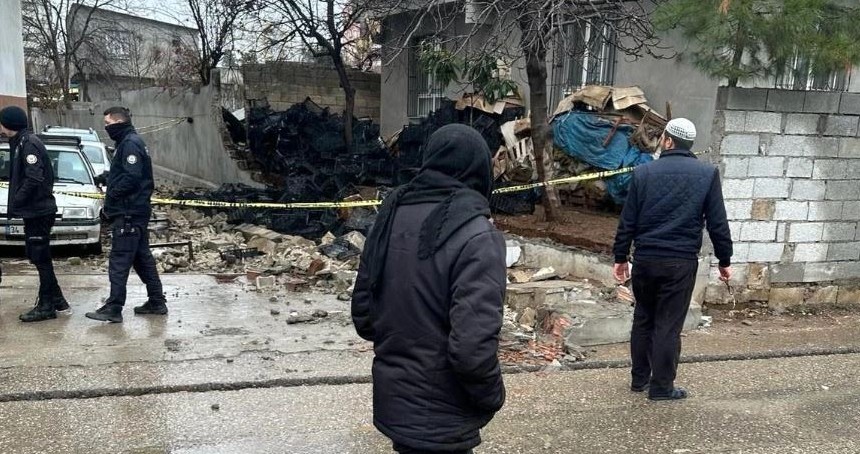 Siverek'te çöken duvarın altında kalan kardeşlerden biri hayatını kaybetti