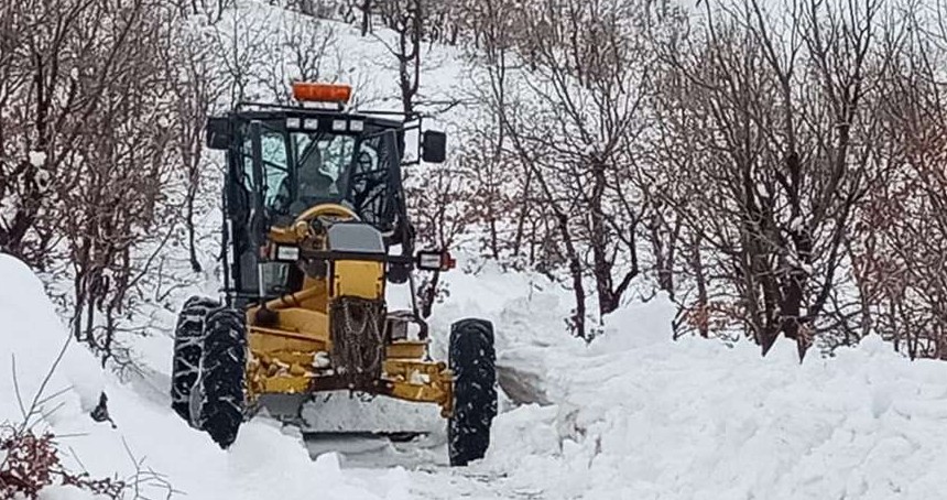 Kars'ta kar nedeniyle 120 köy yolu ulaşıma kapandı