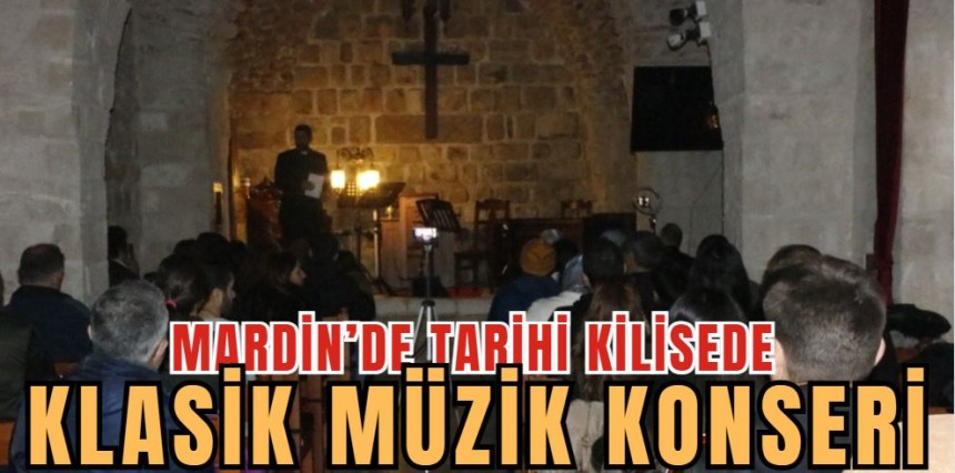 Tarihi kilisede klasik müzik konseri