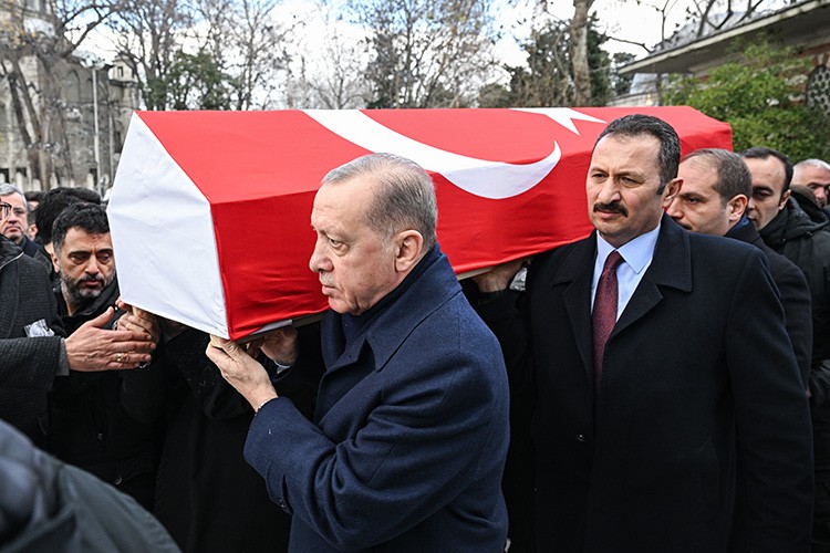 Yazar Alev Alatlı son yolculuğuna uğurlandı