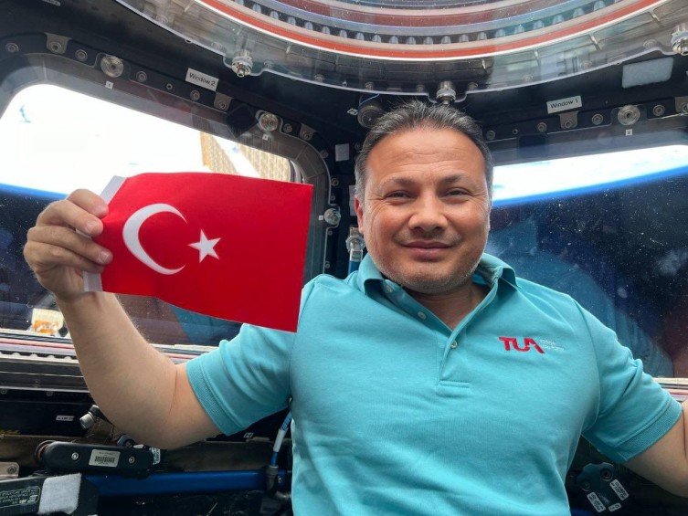 Gezeravcı'dan dönüş mesajı: Ülkeme dönmeyi sabırsızlıkla bekliyorum