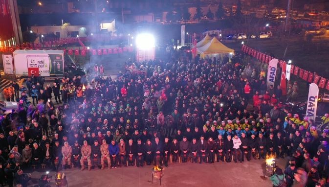 Gaziantep'te depremde hayatını kaybedenler anıldı