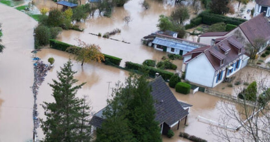 Fransa'da şiddetli yağış riski nedeniyle sel uyarısı yapıldı