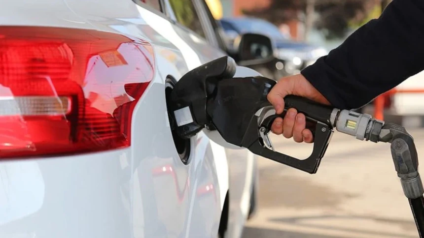 Araç Sahiplerini Üzen Haber! Motorine Zam Geliyor