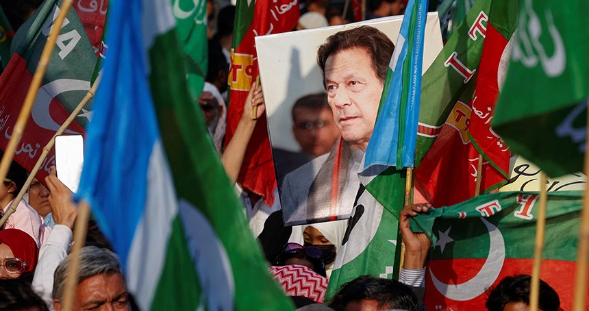 Pakistan'da İmran Han destekçileri seçim protestolarına devam ediyor
