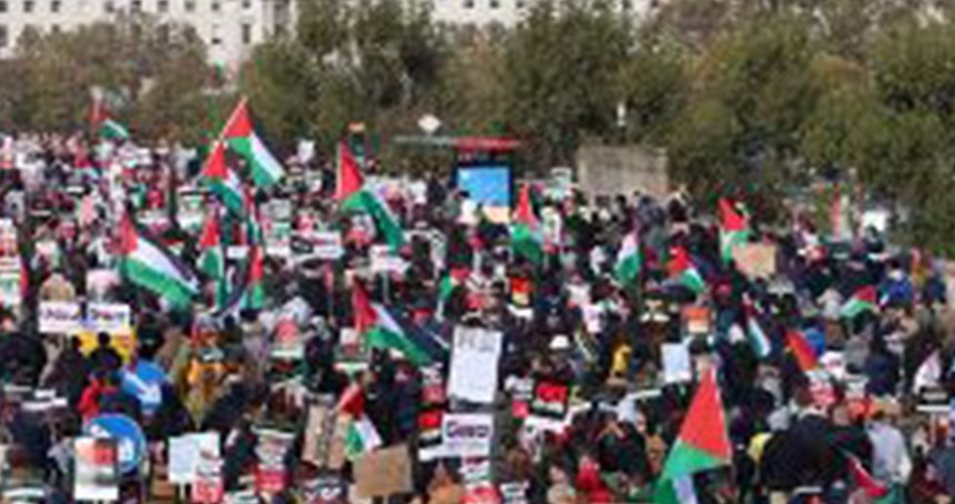 İspanya'da Gazze için binlerce kişi yürüdü