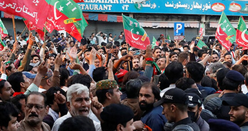 Pakistan'da seçim protestoları devam ediyor