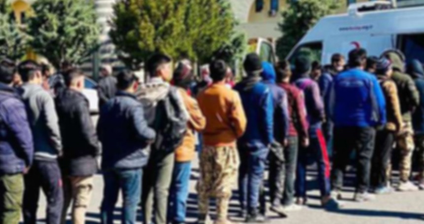 Van'da 97 düzensiz göçmen yakalandı