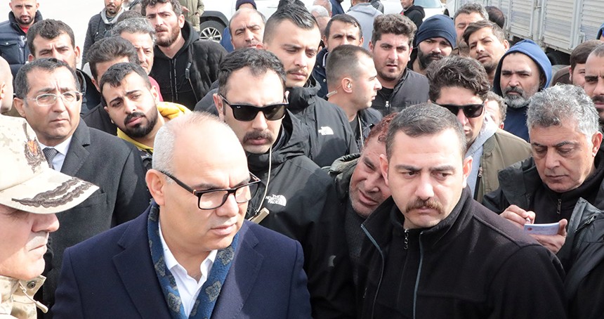 Vali Mustafa Koç, sınıra giderek şoförlerin sorunlarını dinledi