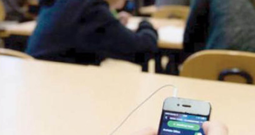 İtalya'da okullarda akıllı telefon ve tablet yasaklanacak