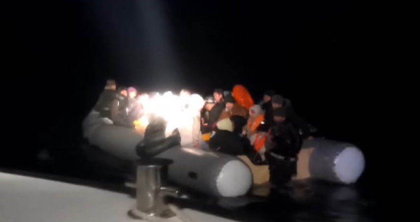 Balıkesir açıklarında 110 düzensiz göçmen yakalandı