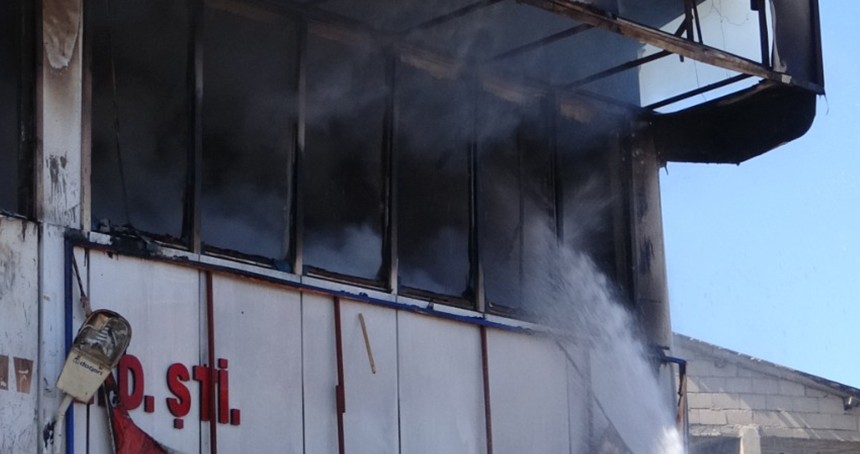 Van’da iş yerinde çıkan yangın söndürüldü