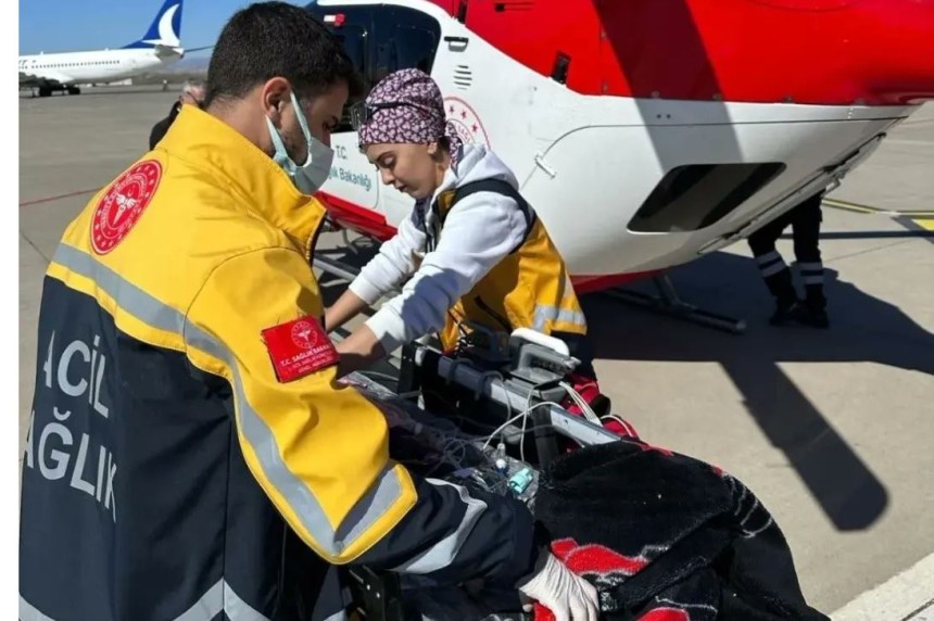 Şırnak’ta ambulans helikopter 2 yaşındaki Emine bebek için havalandı
