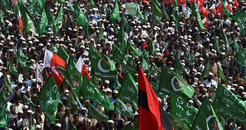 Pakistan'da İmran Han destekçilerinin seçim protestoları sürüyor