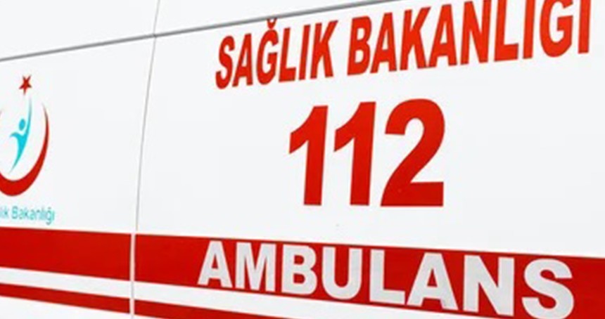 İzmir'de 2 otomobil çarpıştı: 1 ölü, 3 yaralı