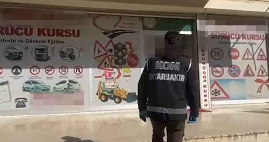 Diyarbakır'da sürücü kurslarına operasyon: 12 gözaltı