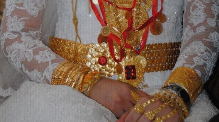 Düğünde takılan altınlar kimin? Boşanma davalarının kavga konusuna son nokta