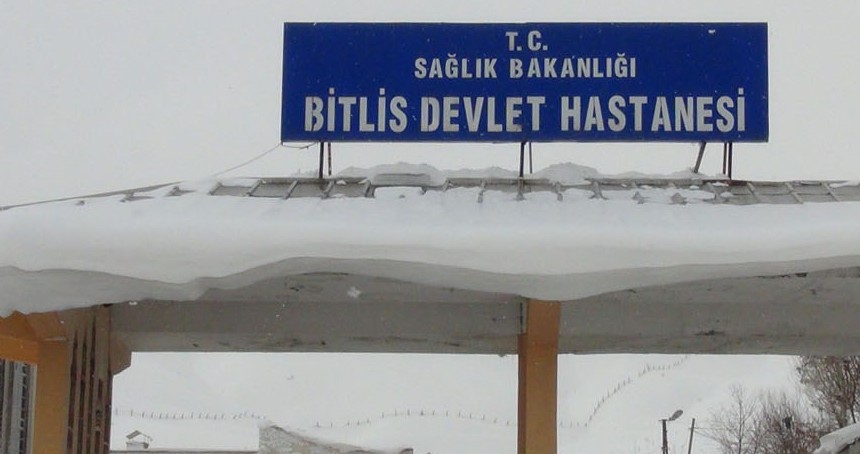 Bitlis Eren Üniversitesi'nde 57 öğrenci yemekten zehirlendi