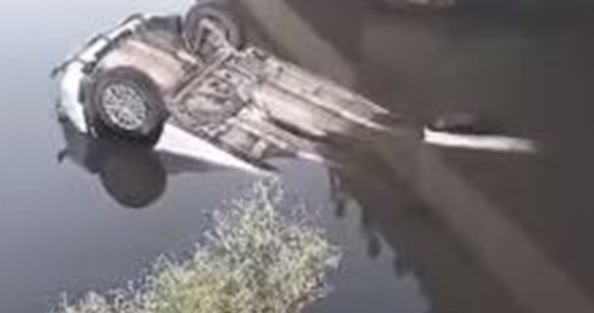 Hatay'da sulama kanalına devrilen otomobilde 2 kişi hayatını kaybetti 