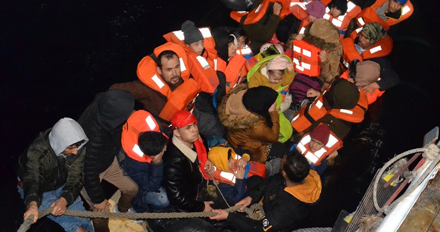 İzmir açıklarında düzensiz göçmen operasyonu