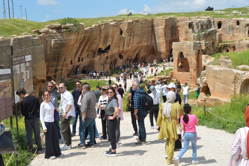 'Doğu'nun Efes'i Dara Antik Kenti'ne ziyaretçi akını