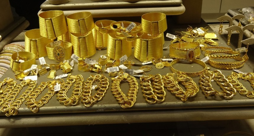 Ekonomistten altın fiyatları için çarpıcı tahmin: Yıl sonu altının ons fiyatı 2 bin 700 dolar seviyelerini görebilir