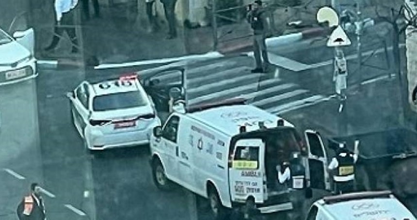 Kudüs'te direnişçiler 2 işgalciyi araçla yaraladı