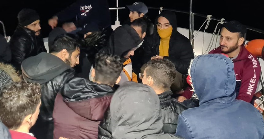 Muğla açıklarında 23 düzensiz göçmen yakalandı