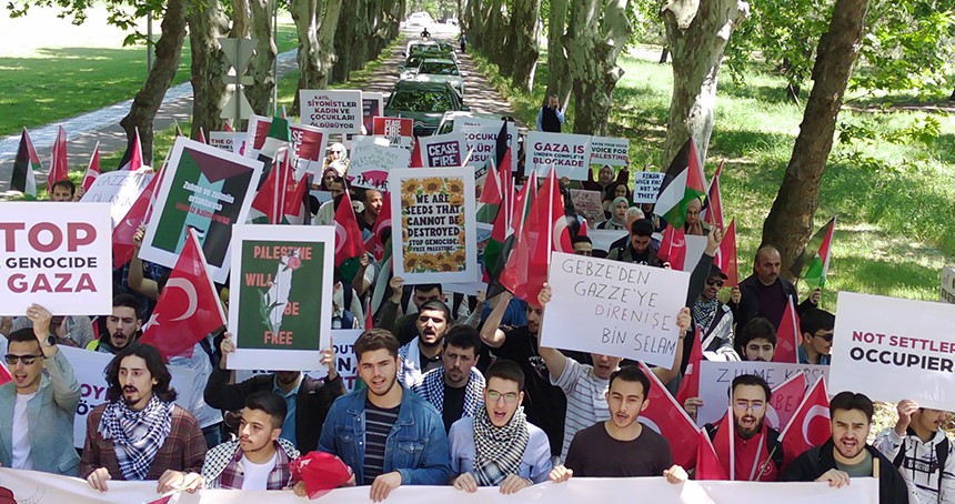 Gebze Üniversitesi'nde Gazze'ye destek için oturma eylemi başlatıldı