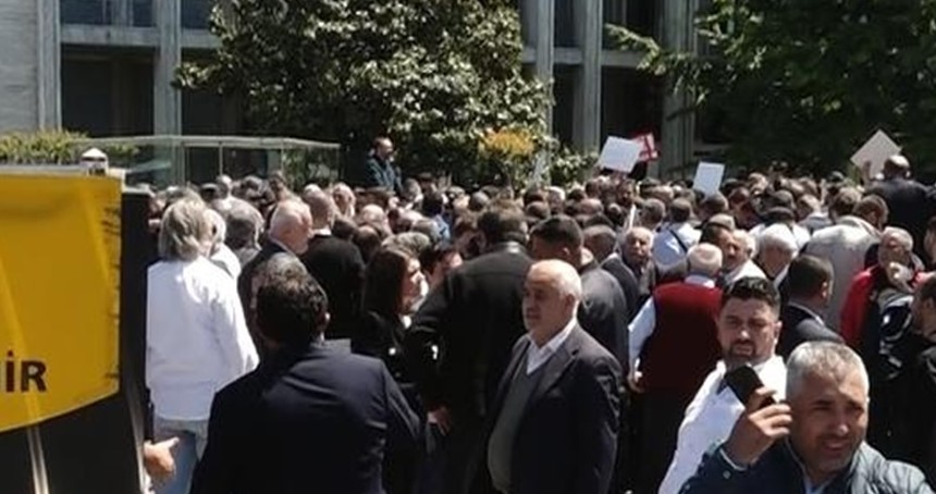 İstanbul’da özel halk otobüsü şoförleri eylemde