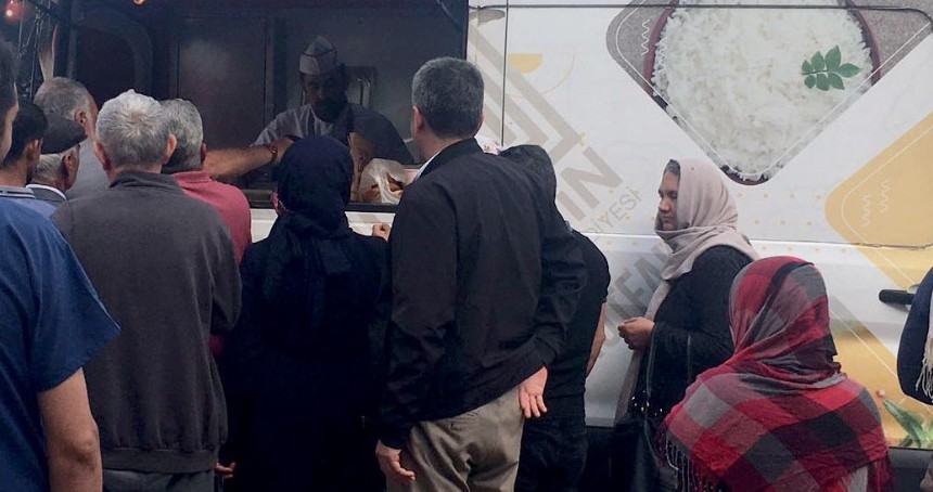 Büyükşehir Belediyesinden Hasta ve Hasta Yakınlarına Çorba İkramı