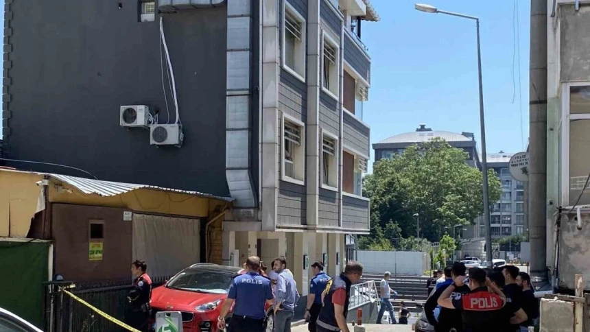 Otele önce bomba attı, sonra da silahla ateş etti