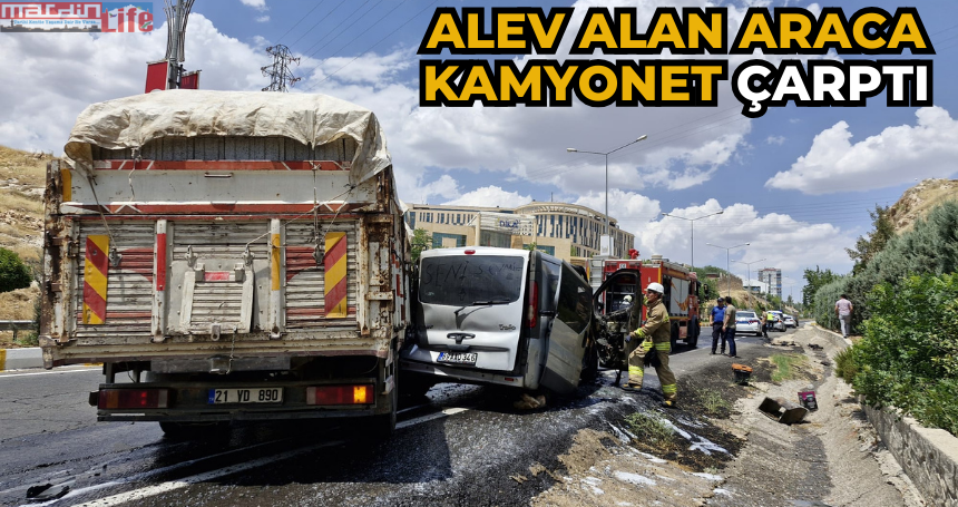 Alev alan araca kamyonet çarptı