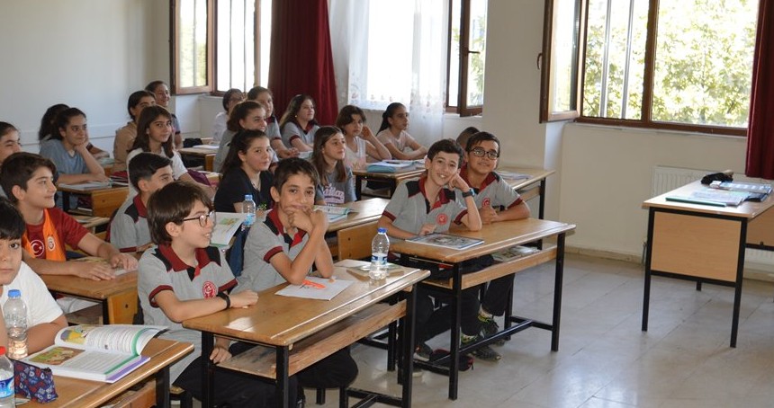 Eğitimci-Yazar Dr. Ay'dan LGS tercihleri için önemli tavsiyeler