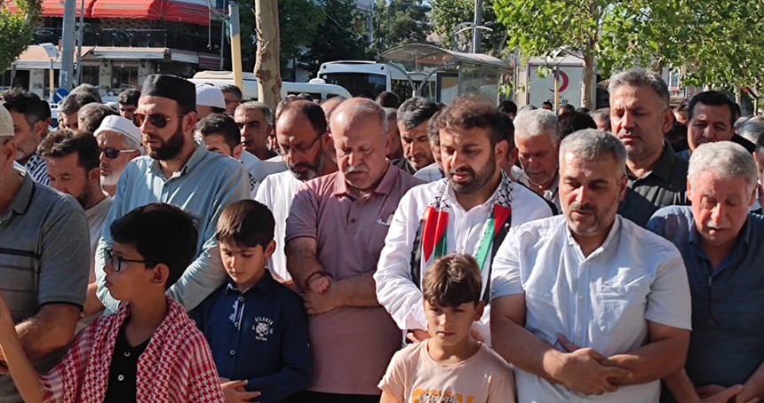 HAMAS lideri Heniyye için Adıyaman'da gıyabi cenaze namazı kılındı