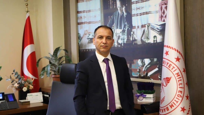 Erhan Baydur kimdir?