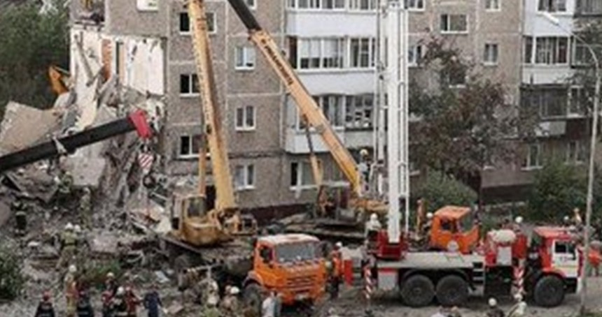 Rusya'da tüp patlaması sonucu bir bina yıkıldı: 12 yaralı