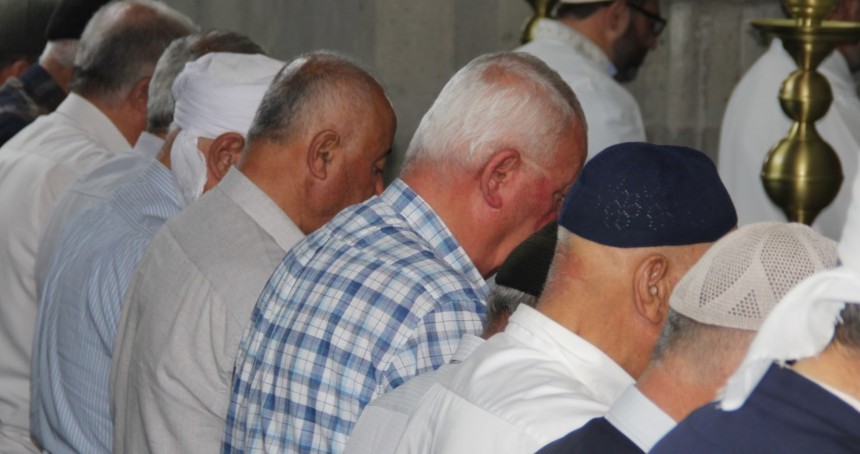 Bitlis'te şehid İsmail Heniyye için gıyabi cenaze namazı kılındı