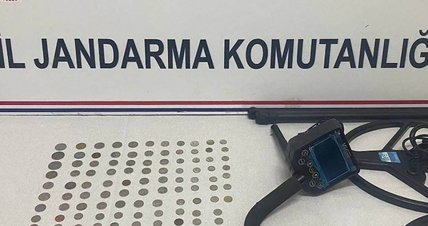 Bitlis'te tarihi sikeler ele geçirildi