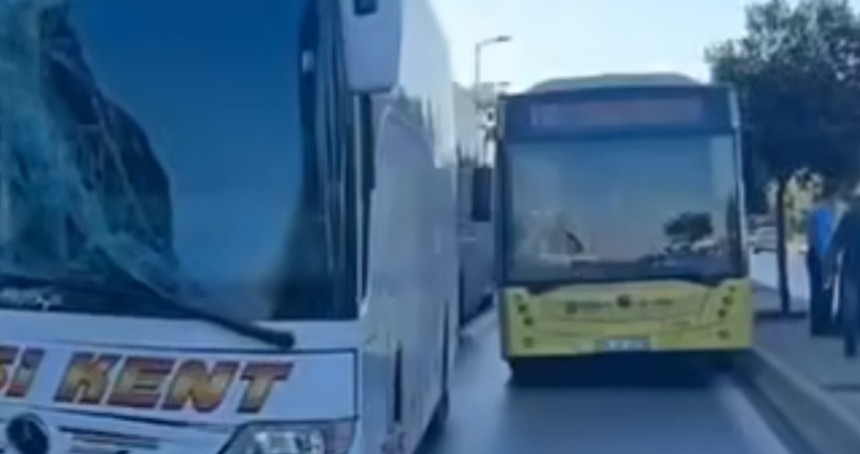 Şehirlerarası yolcu otobüsü İETT otobüsüne çarptı: 3 yaralı