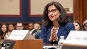 Columbia Üniversitesi rektörü Minouche Shafik görevinden istifa etti