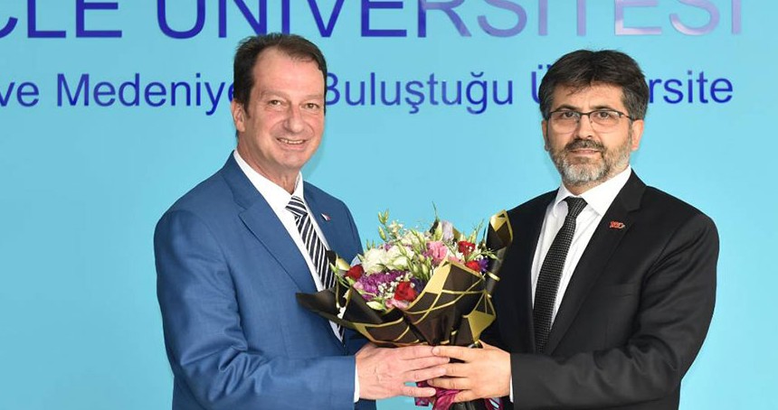 Dicle Üniversitesi'nde devir teslim töreni