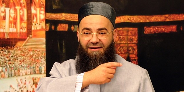 Ahmet Mahmut Ünlü kimdir? Öne çıkan görüşleri nelerdir? Faaliyetleri ve değerlendirmeleri nelerdir?