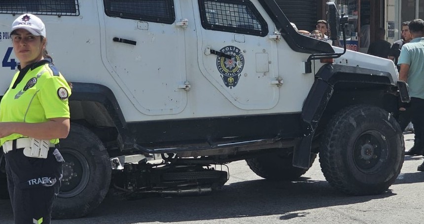 Mardin’de polis aracı motosikletle çarpıştı: 1 yaralı